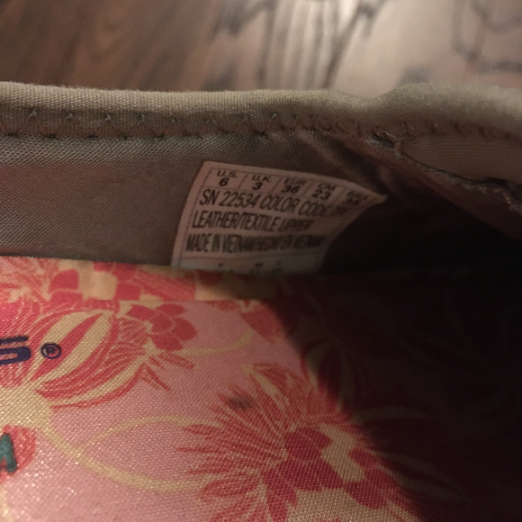 Tan Sketchers Sneakers - Picture 5 of 6